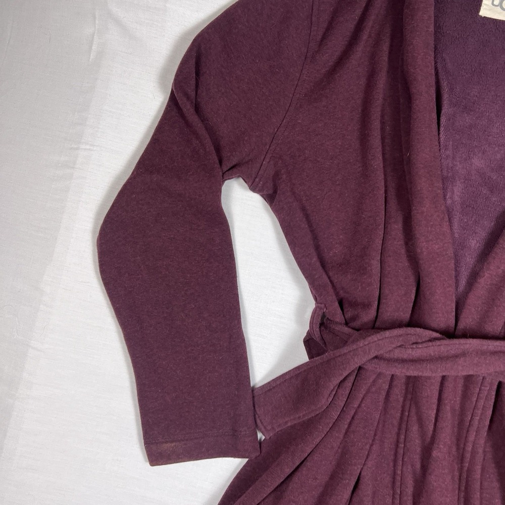 UGG Plush Fleece Belted Robe Bathrobe‎ Womens Medium Burgundy Lounge Cozy Shawl - Picture 3 of 16
